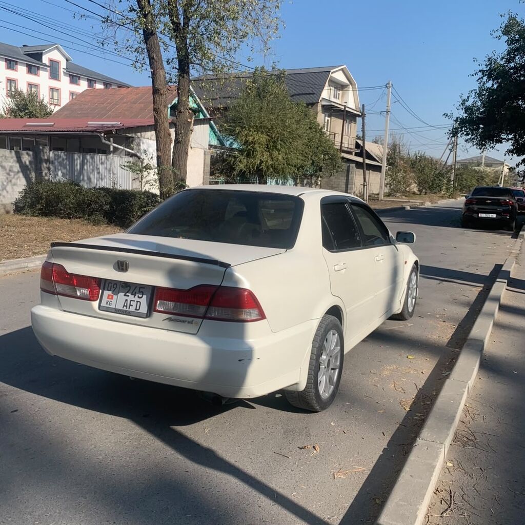 Honda Accord: 2000 г., 2 л, Автомат, Бензин, Седан: фото 3
