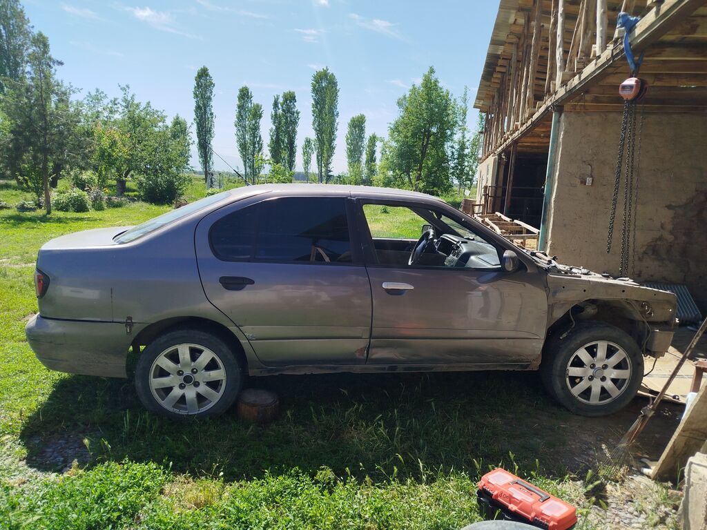 Nissan Primera: 2002 г., 2 л, Механика, Бензин, Седан — фото 3