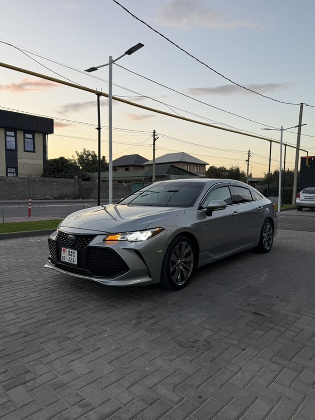 Toyota Avalon: 2019 г., 2.5 л, Гибрид, Седан: фото 1