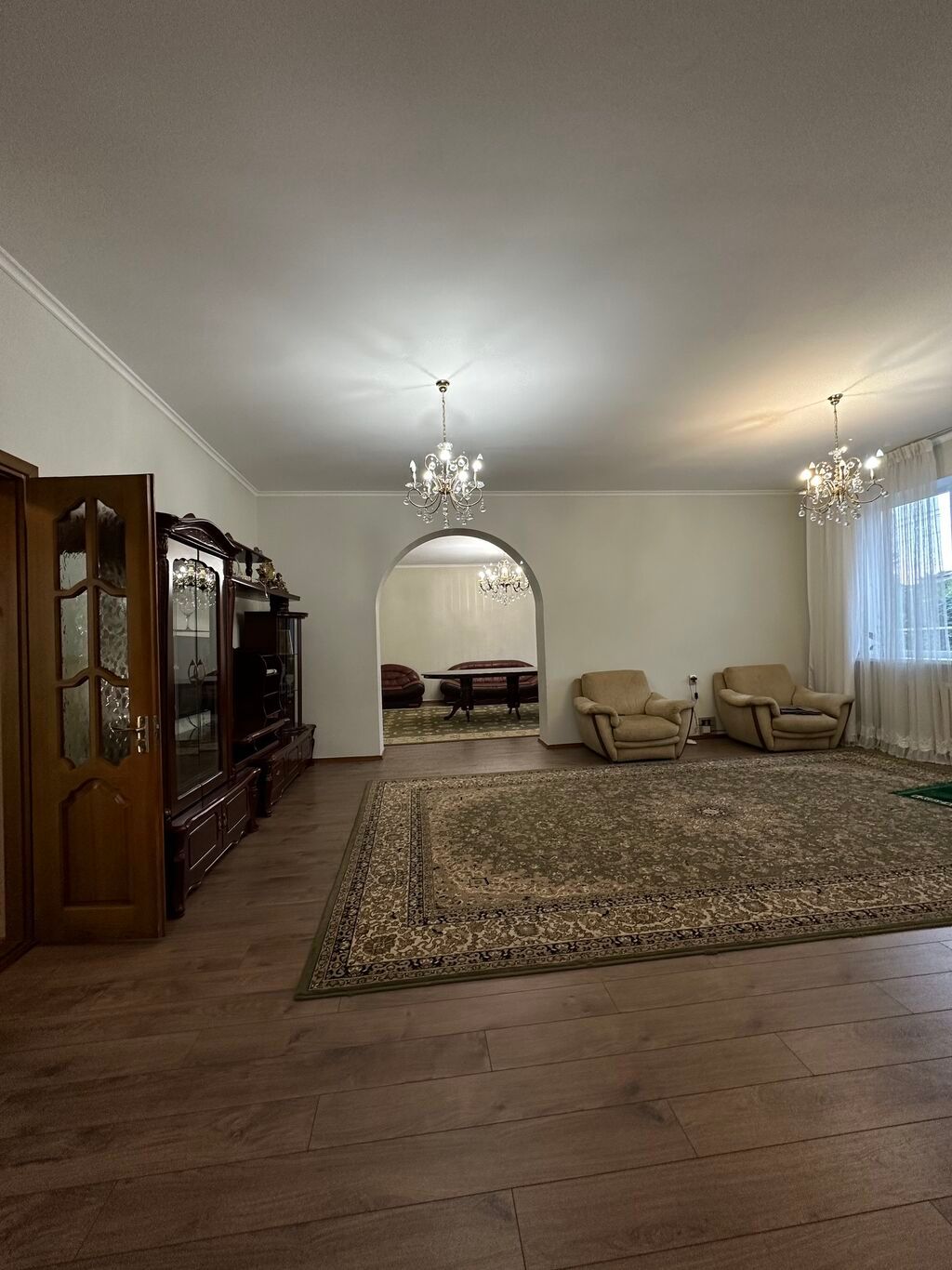 4 комнаты, 220 м², 7 соток, Бишкек, Аламедин-1 мкр Собственник: фото 2