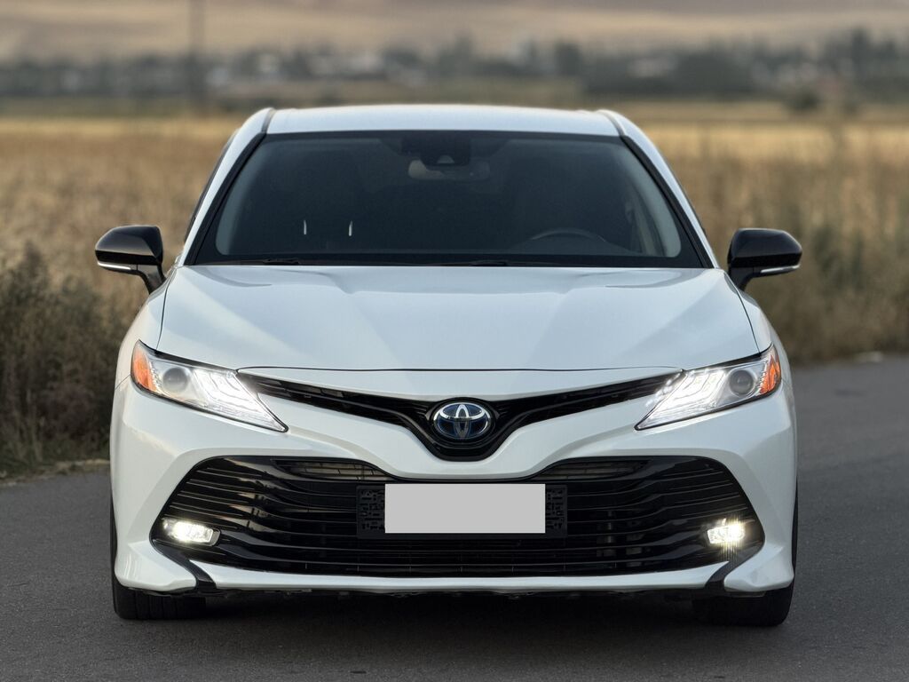 Toyota Camry: 2020 г., 2.5 л, Вариатор, Гибрид, Седан: фото 2