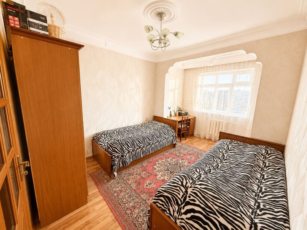 Bakı, Bakıxanov qəs., 3 otaqlı, Köhnə tikili, 85 kv. m