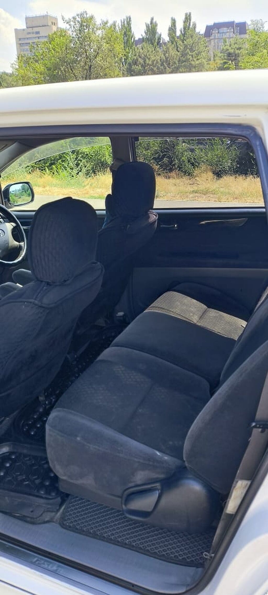 Toyota Ipsum: 2003 г., 2.4 л, Автомат, Бензин, Минивэн: фото 5