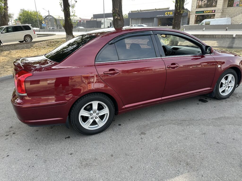 Toyota Avensis: 2004 г., 1.8 л, Автомат, Бензин, Седан: фото 3