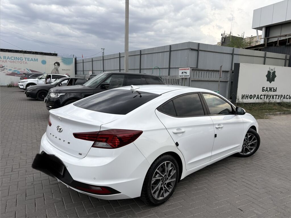 Hyundai Avante: 2018 г., 1.6 л, Автомат, Бензин, Седан: фото 4