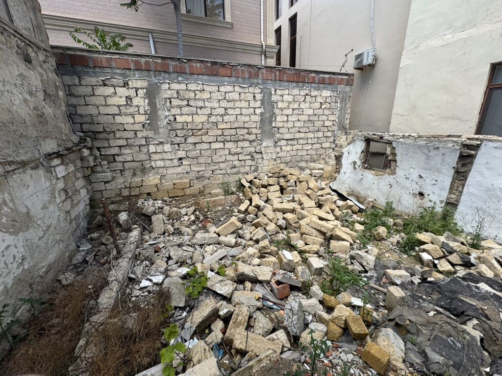 M.Ə. Rəsulzadə qəs. 6 otaqlı, 190 kv. m