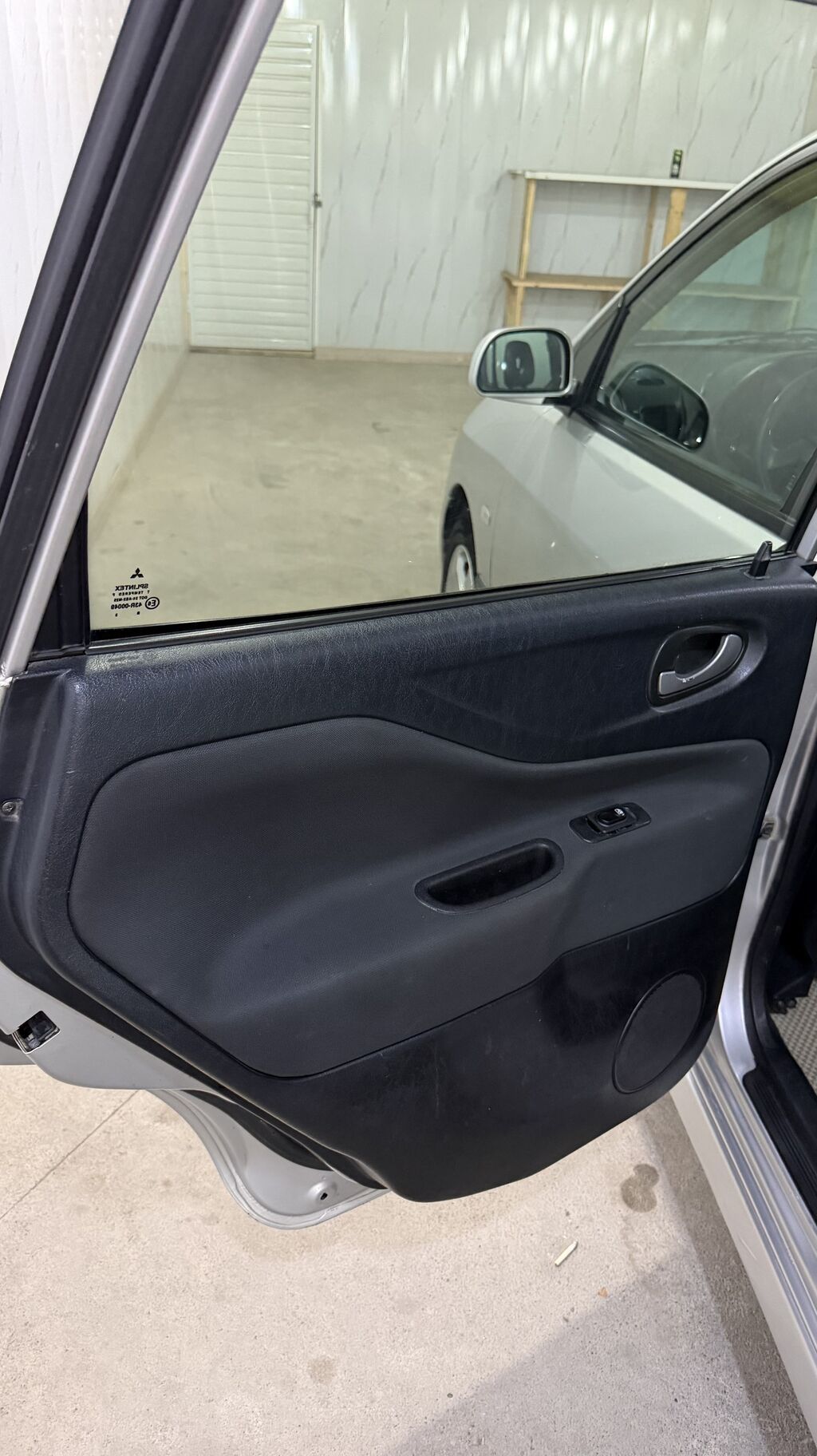 Mitsubishi Space Star: 2003 г., 1.9 л, Механика, Дизель, Хэтчбэк: фото 8