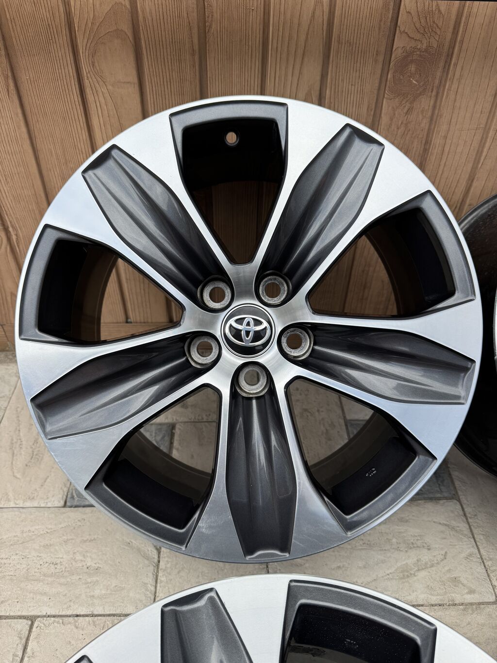 Литые Диски R 18 Toyota, Комплект, отверстий - 5, Б/у: фото 4