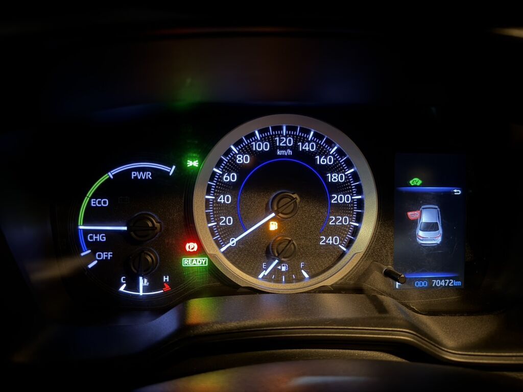 Toyota Corolla: 2019 г., 1.8 л, Автомат, Гибрид, Седан: фото 6