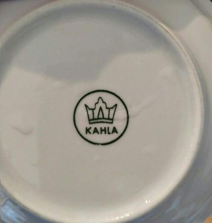 Клеймо kahla по годам. Клейма фарфора ГДР Кахла. Кахла 40 ГДР клейма посуда. Посуда Кахла клеймо. Чайный сервиз Kahla ГДР