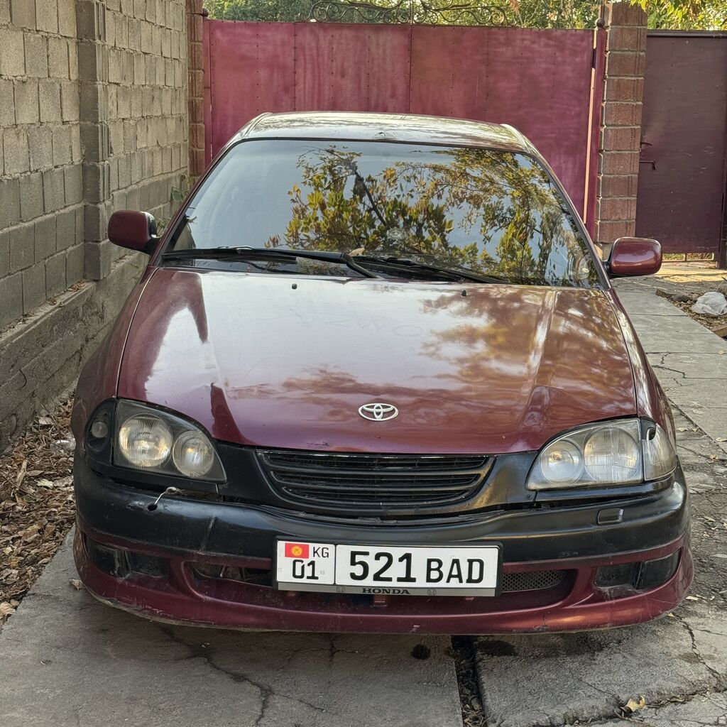 Toyota Avensis: 1999 г., 1.6 л, Механика, Бензин, Седан: фото 5