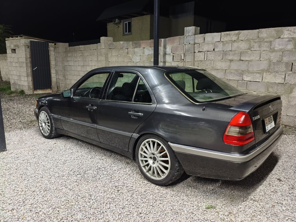 Mercedes-Benz C-Class: 1993 г., 2.2 л, Автомат, Бензин, Седан: фото 3