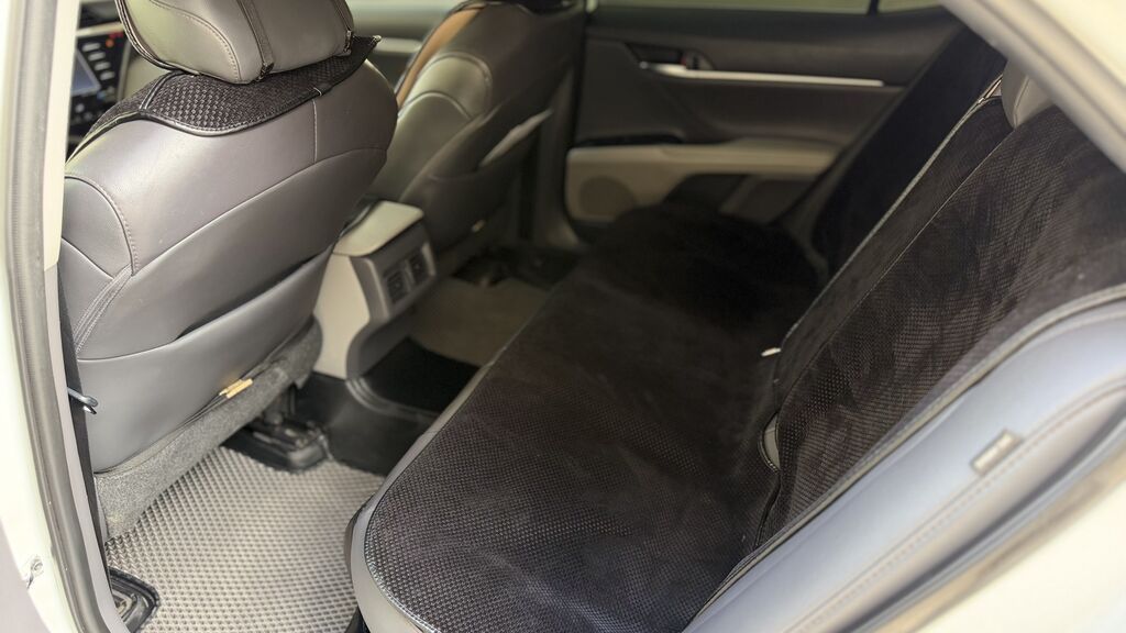 Toyota Camry: 2020 г., 2.5 л, Автомат, Гибрид, Седан: фото 7