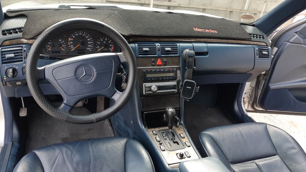 Mercedes-Benz E-Class: 1997 г., 2.3 л, Автомат, Бензин, Универсал: фото 8