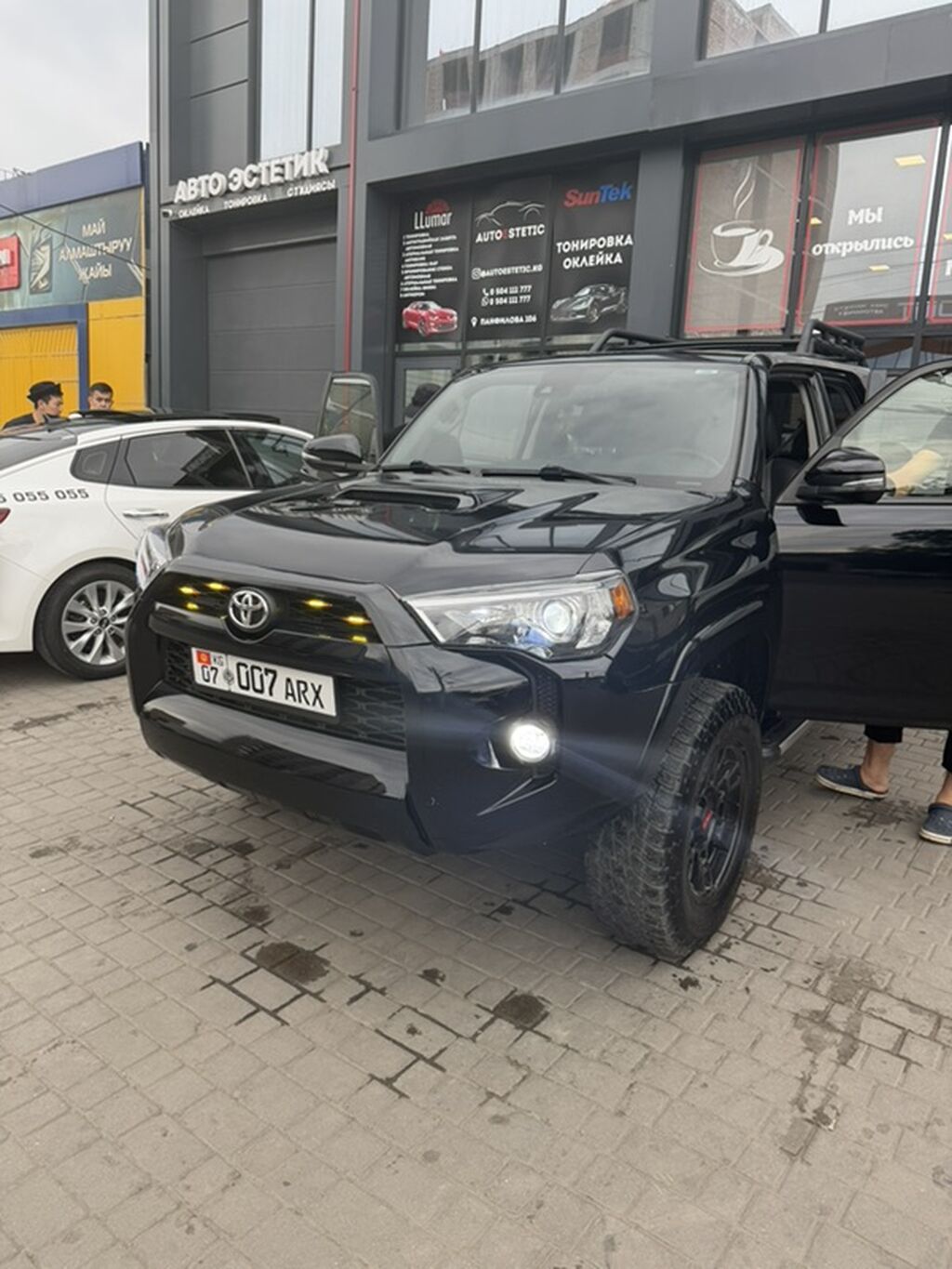 Toyota 4Runner 2021 г., 4.0 л, автомат: фото 4