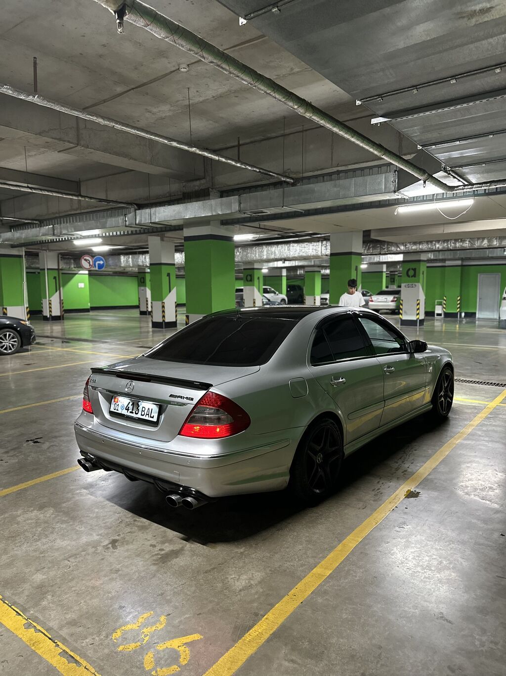 Mercedes-Benz E-Class: 2003 г., 5 л, Автомат, Бензин, Седан — фото 4