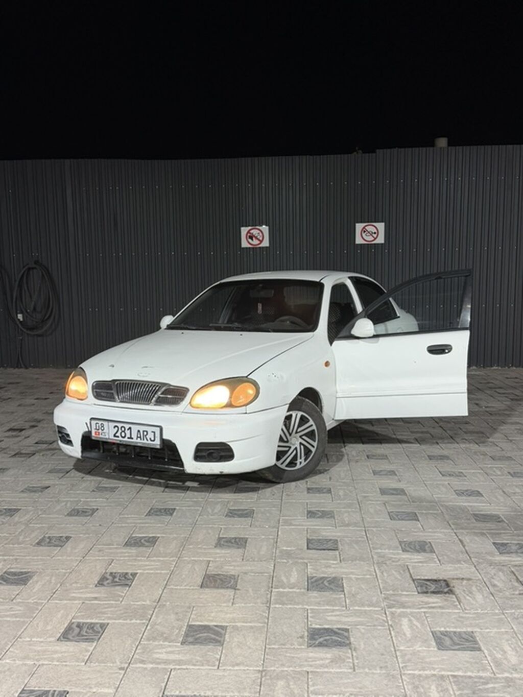 Daewoo Lanos: 2000 г., 1.5 л, Автомат, Бензин, Седан: фото 1