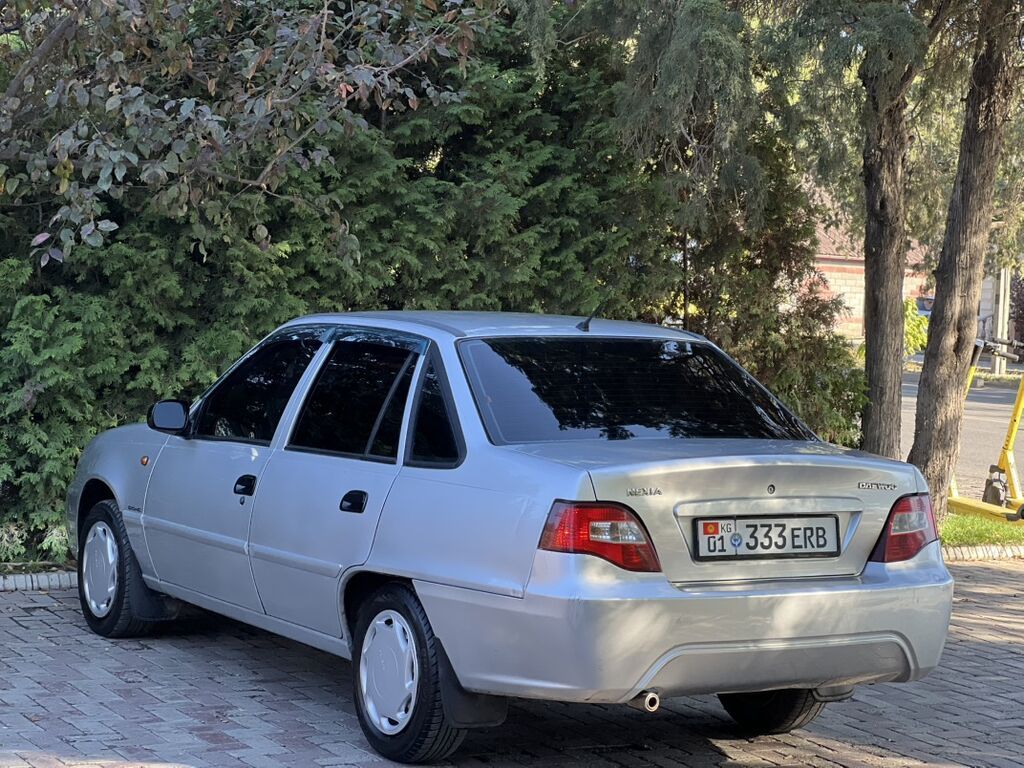 Daewoo Nexia: 2011 г., 1.5 л, Механика, Бензин, Седан: фото 4