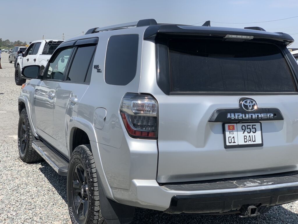 Toyota 4Runner: 2018 г., 4 л, Автомат, Бензин, Внедорожник: фото 8