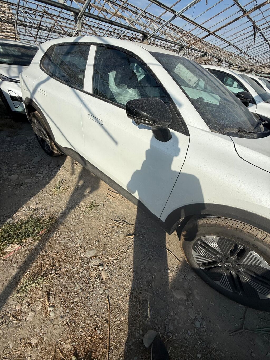 Электромобиль Skyworth EV6 (обозначение на корме: 606), белый кузов: фото 3