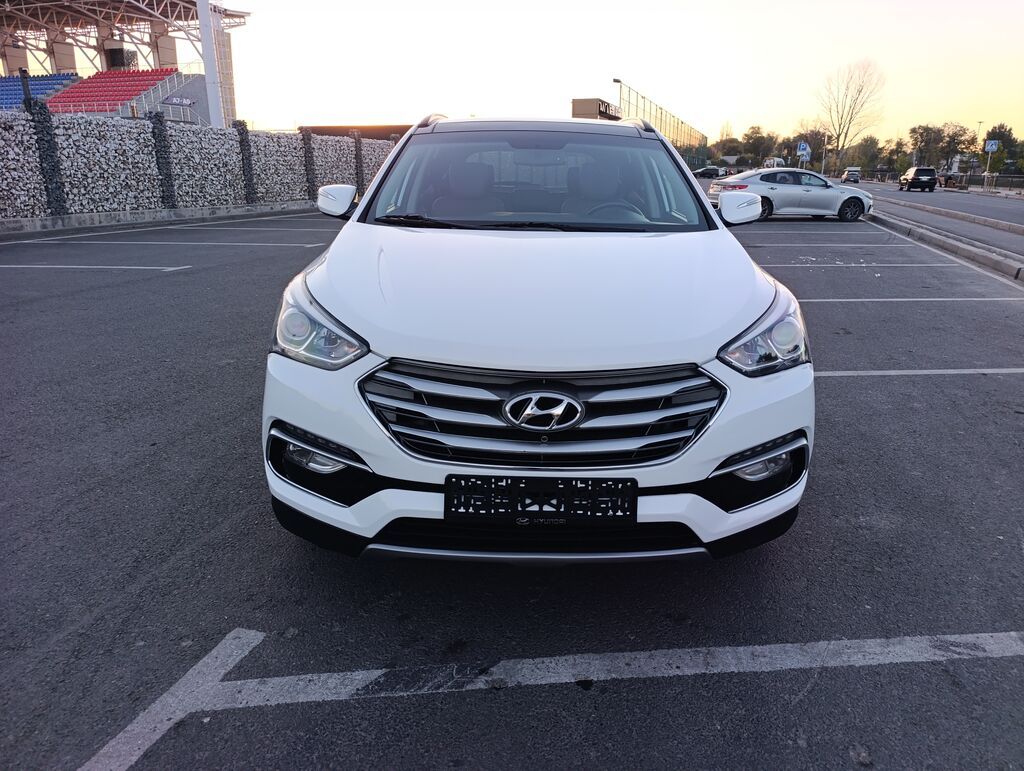 Hyundai Santa Fe: 2018 г., 2.4 л, Автомат, Бензин, Кроссовер: фото 2