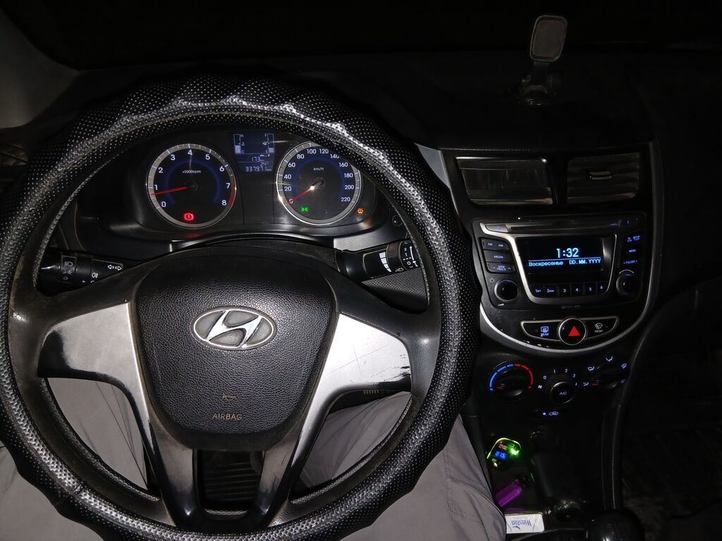 Hyundai Solaris: 2015 г., 1.6 л, Механика, Бензин, Седан: фото 5