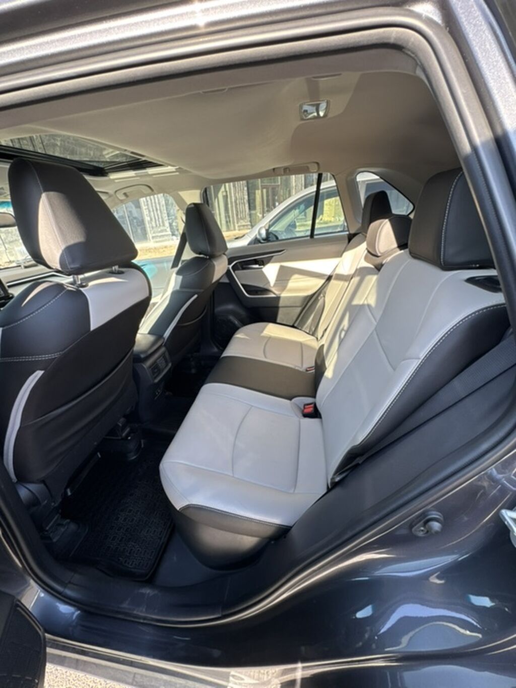 Toyota RAV4: 2019 г., 2.5 л, Вариатор, Гибрид, Кроссовер: фото 4