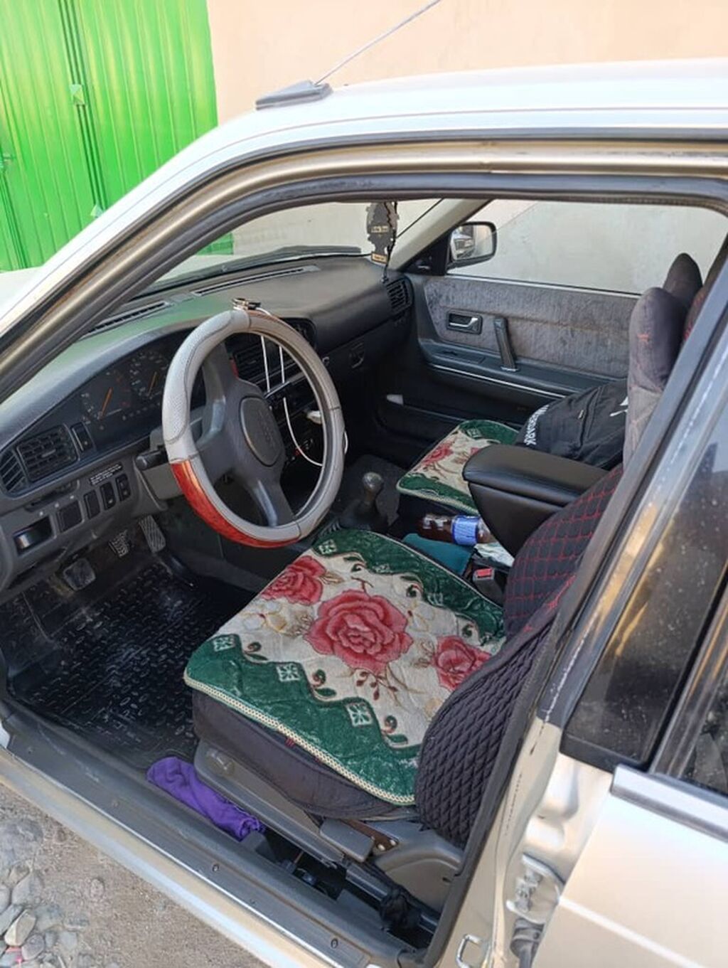 Mazda 626: 1988 г., Механика, Бензин, Седан: фото 1