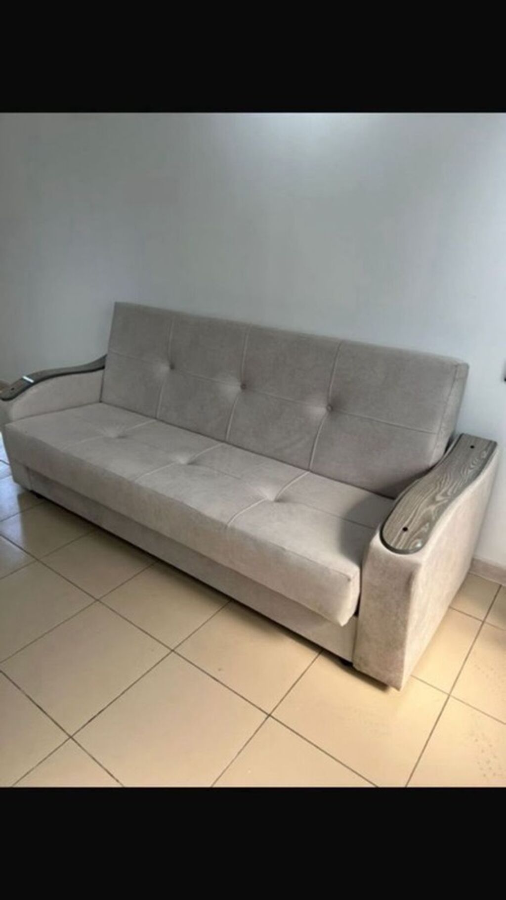 Прямой диван с высоким спинным блоком и мягкими посадочными подушками — фото 6
