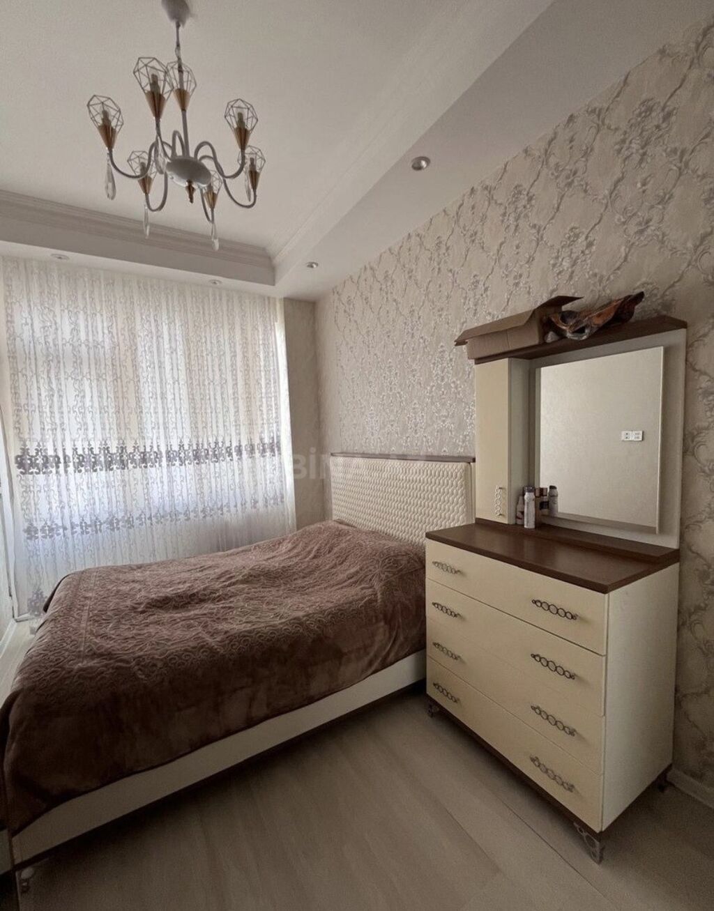 Salam otag yoldasi bey 1 nefer lazmdi cavan oglan olsun 20-25 yas