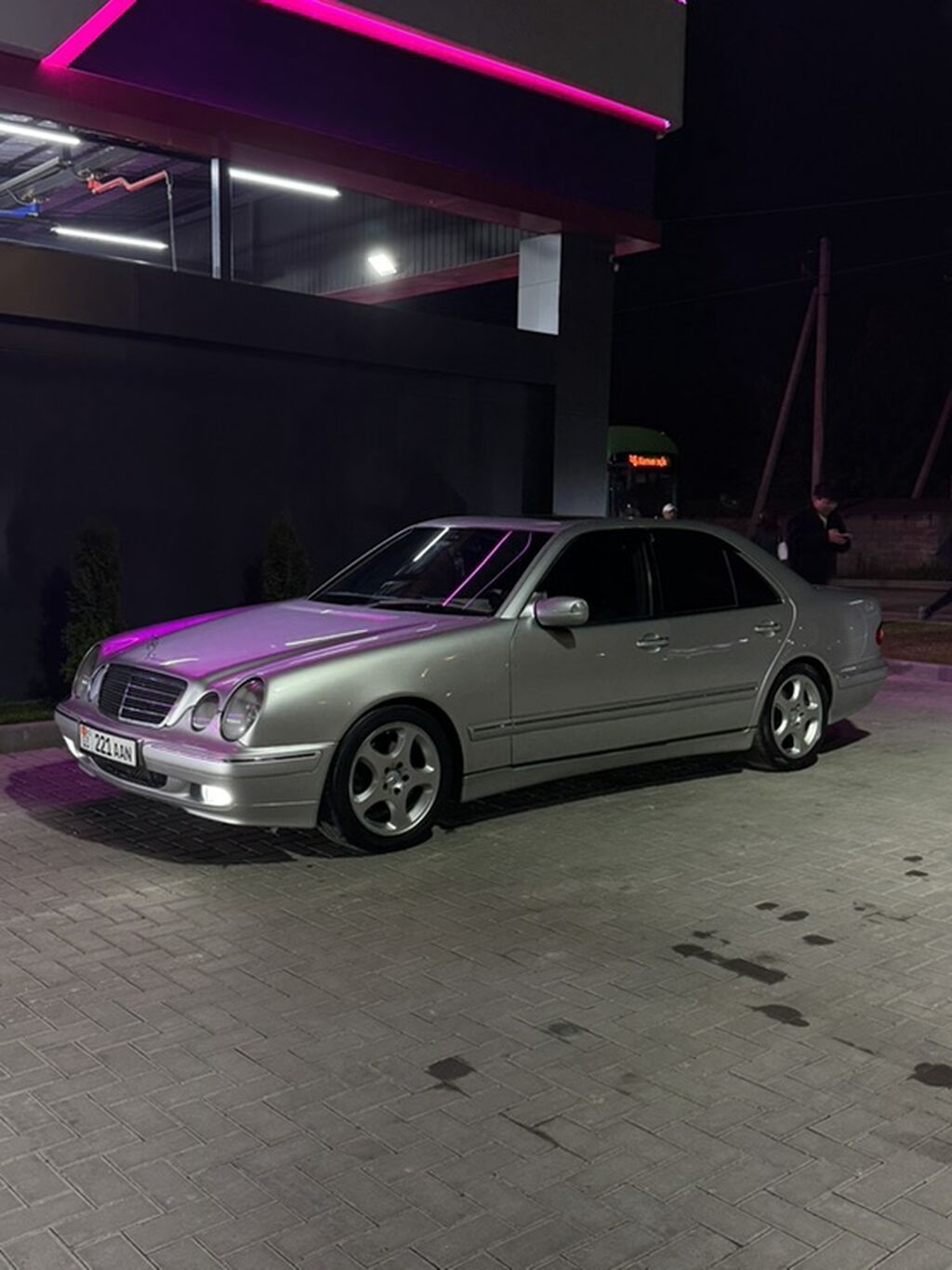 Mercedes-Benz E-Class: 2002 г., 2.7 л, Автомат, Электромобиль, Седан: фото 2