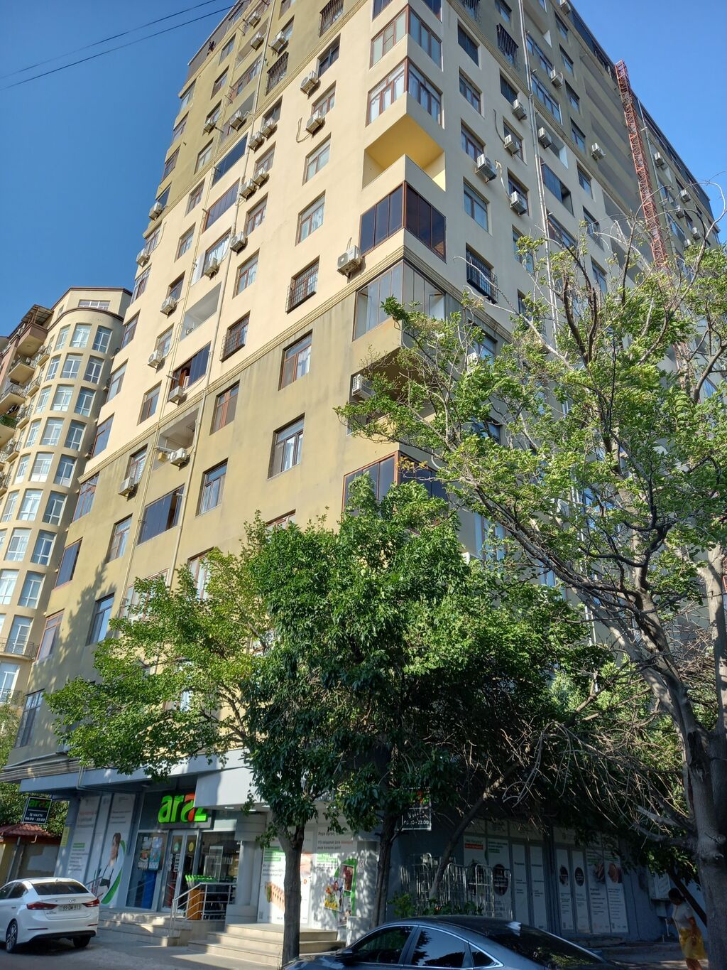 8-ci mikrorayon, 3 otaqlı, Yeni tikili, m. Azadlıq Prospekti, 108 kv. m