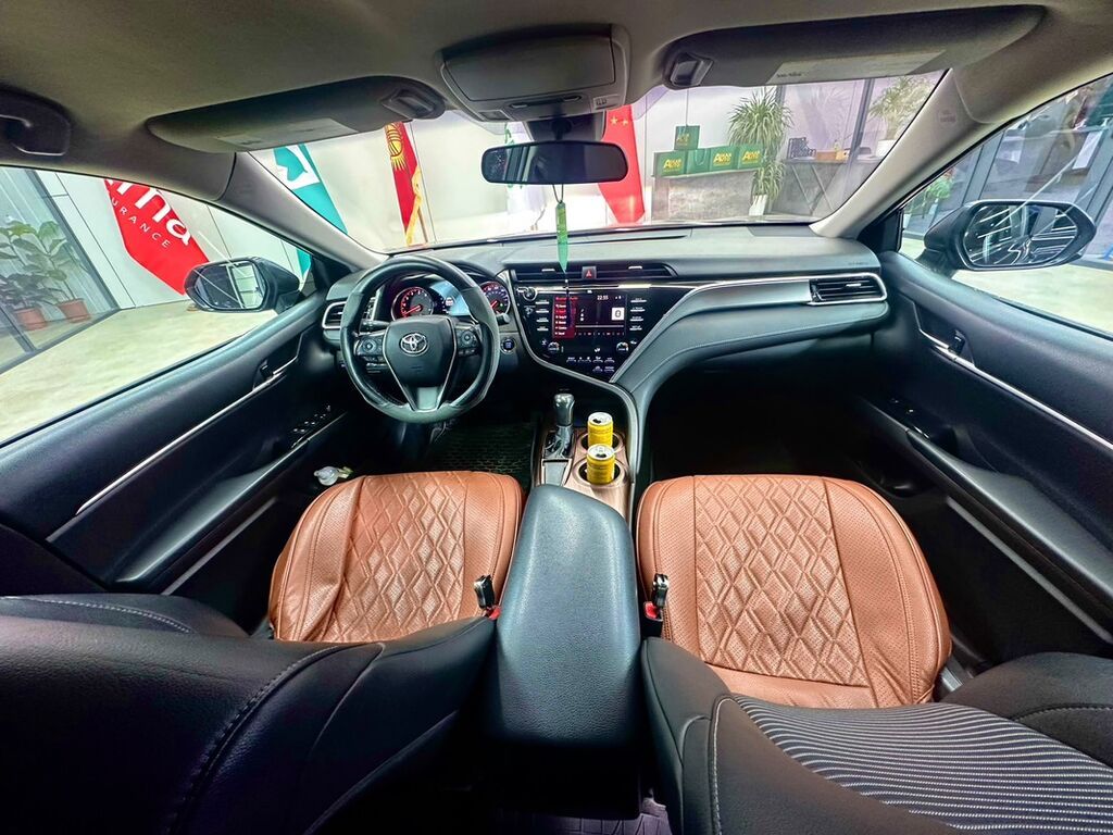 Toyota Camry: 2018 г., Седан: фото 4