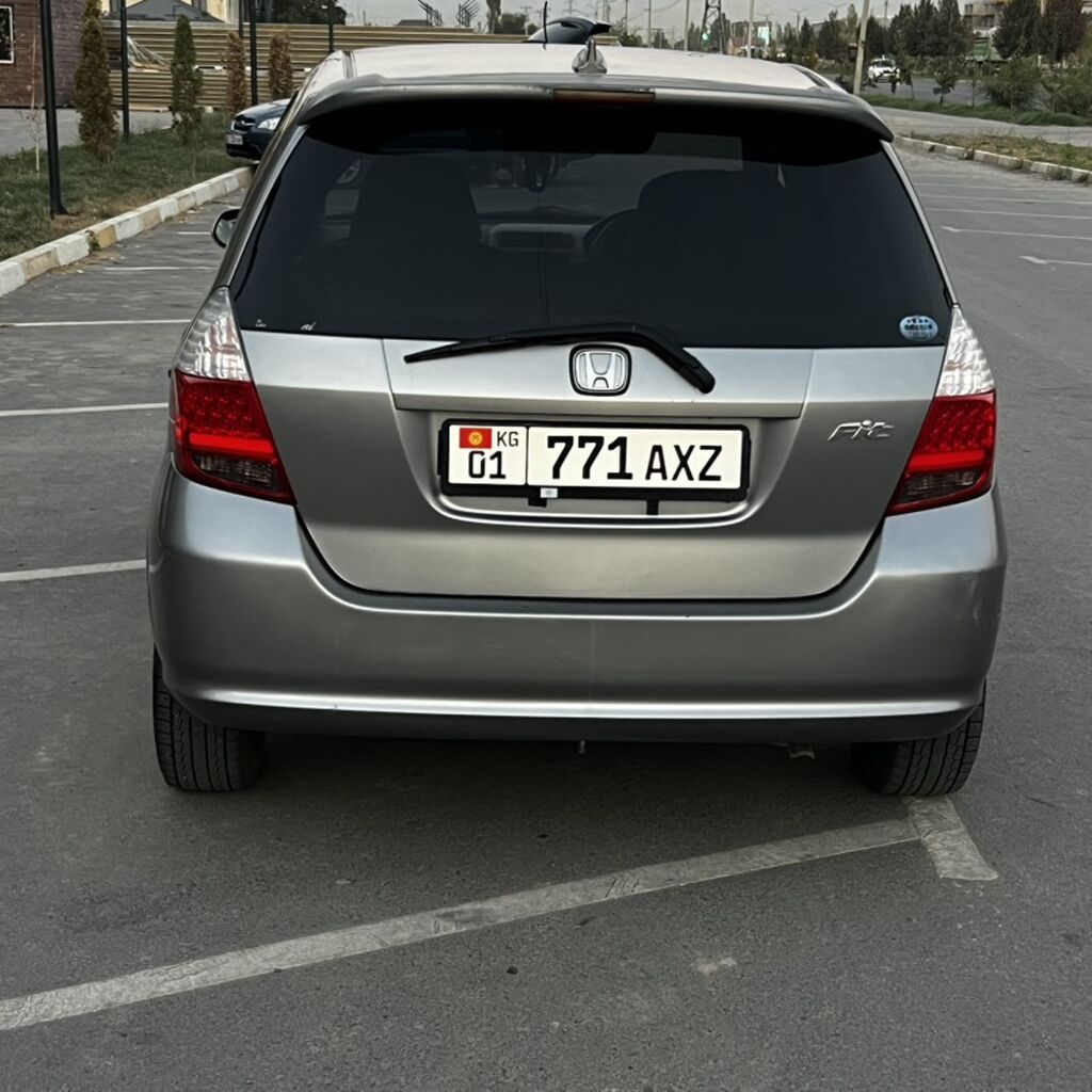 Honda Fit: 2004 г., 1.3 л, Вариатор, Бензин, Хэтчбэк: фото 5