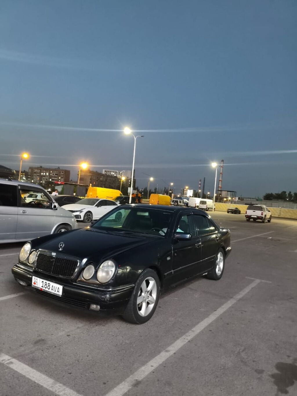 Mercedes-Benz E-Class: 1996 г., 3.2 л, Автомат, Газ, Седан: фото 2