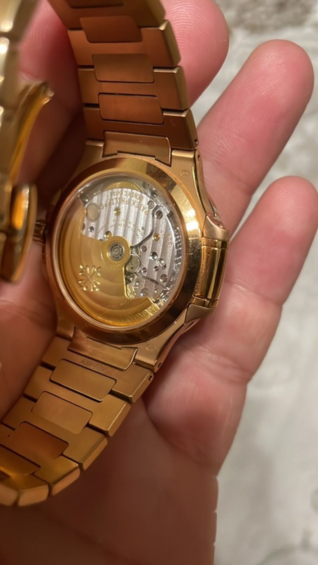 Наручные часы Patek Philippe Nautilus в корпусе и браслете из розового: фото 3