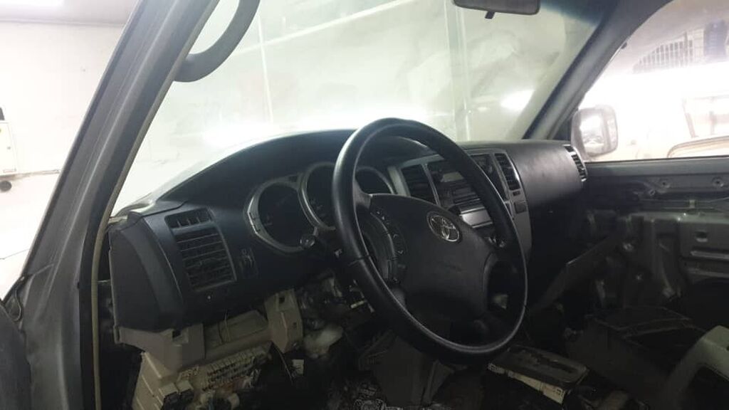 Toyota Land Cruiser: 1993 г., Автомат, Бензин, Внедорожник: фото 3