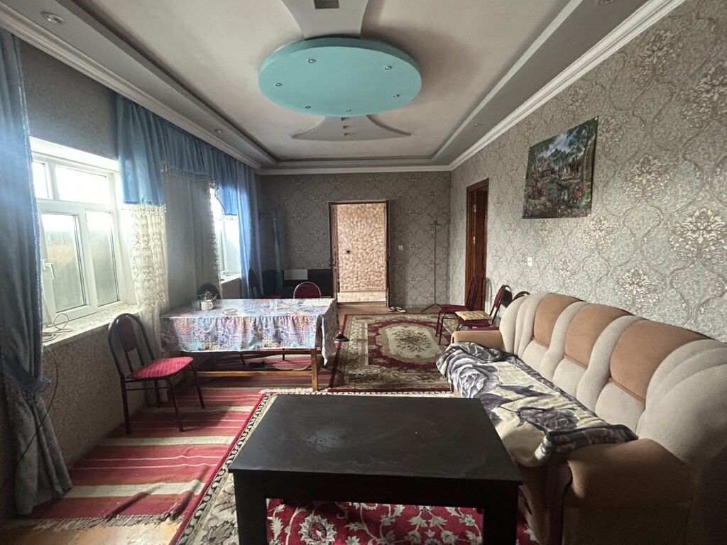 Satılır: kənd mühitində həyət evi və geniş torpaq sahəsi - Tikinti