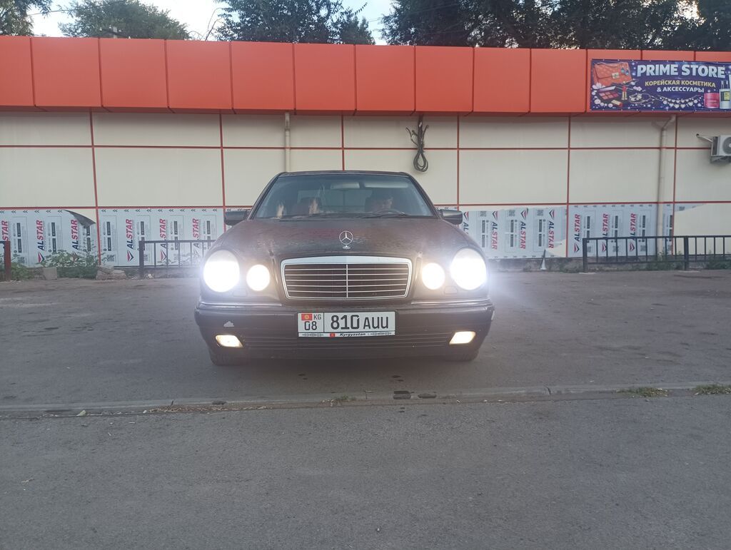 Mercedes-Benz E-Class: 1998 г., 2.4 л, Автомат, Седан: фото 1