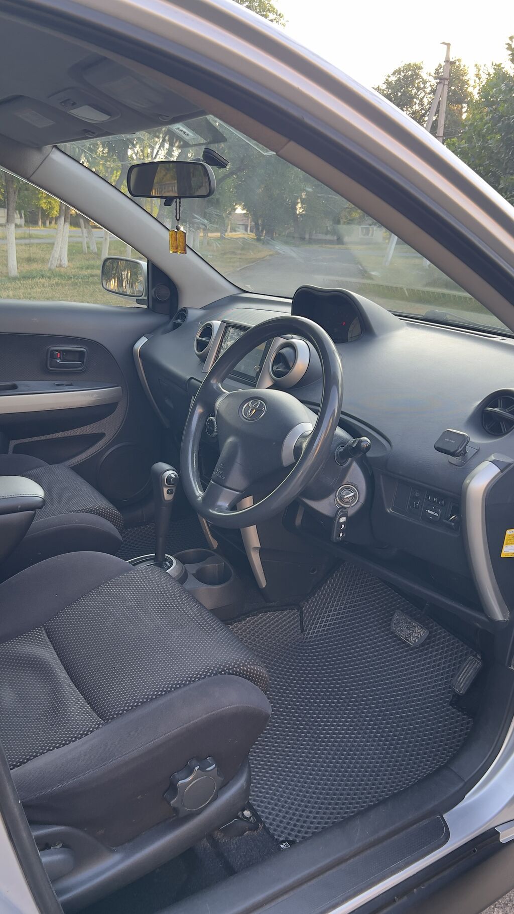 Toyota Ist: 2002 г., 1.5 л, Автомат, Бензин: фото 8