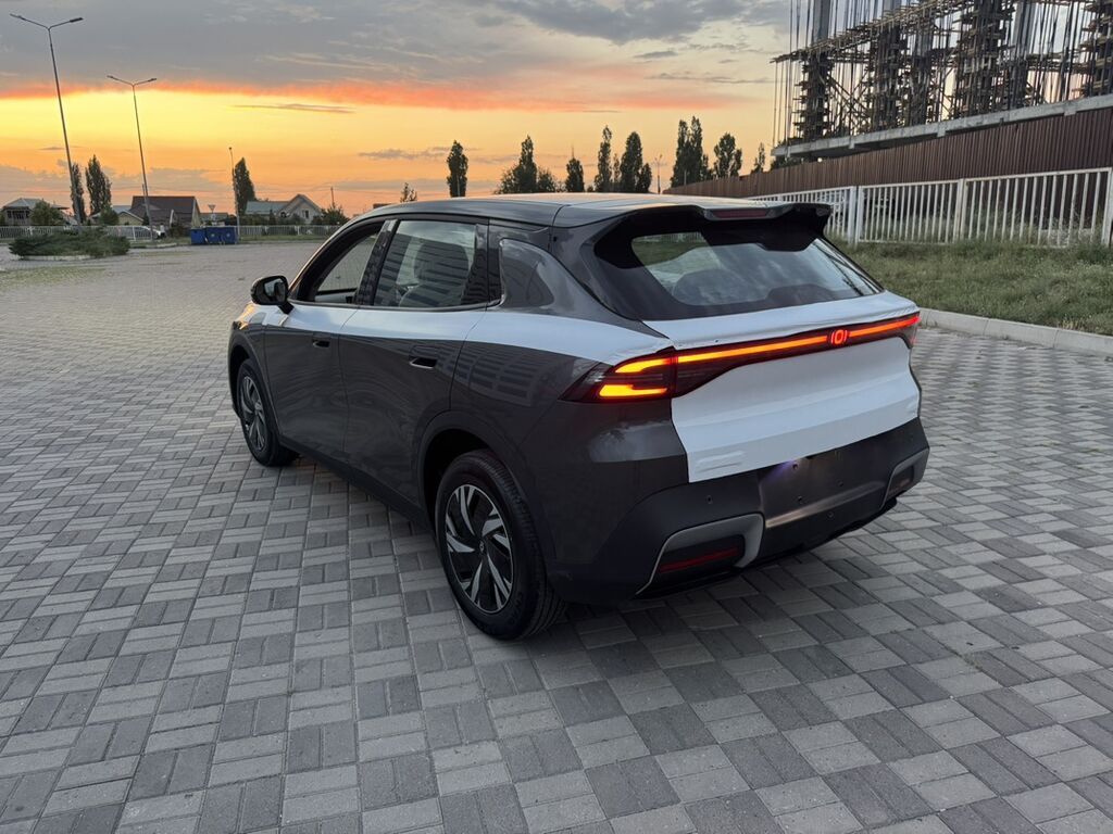 Changan Qiyuan Q05: 2026 г., 0.1 л, Вариатор, Электромобиль, Кроссовер — фото 5