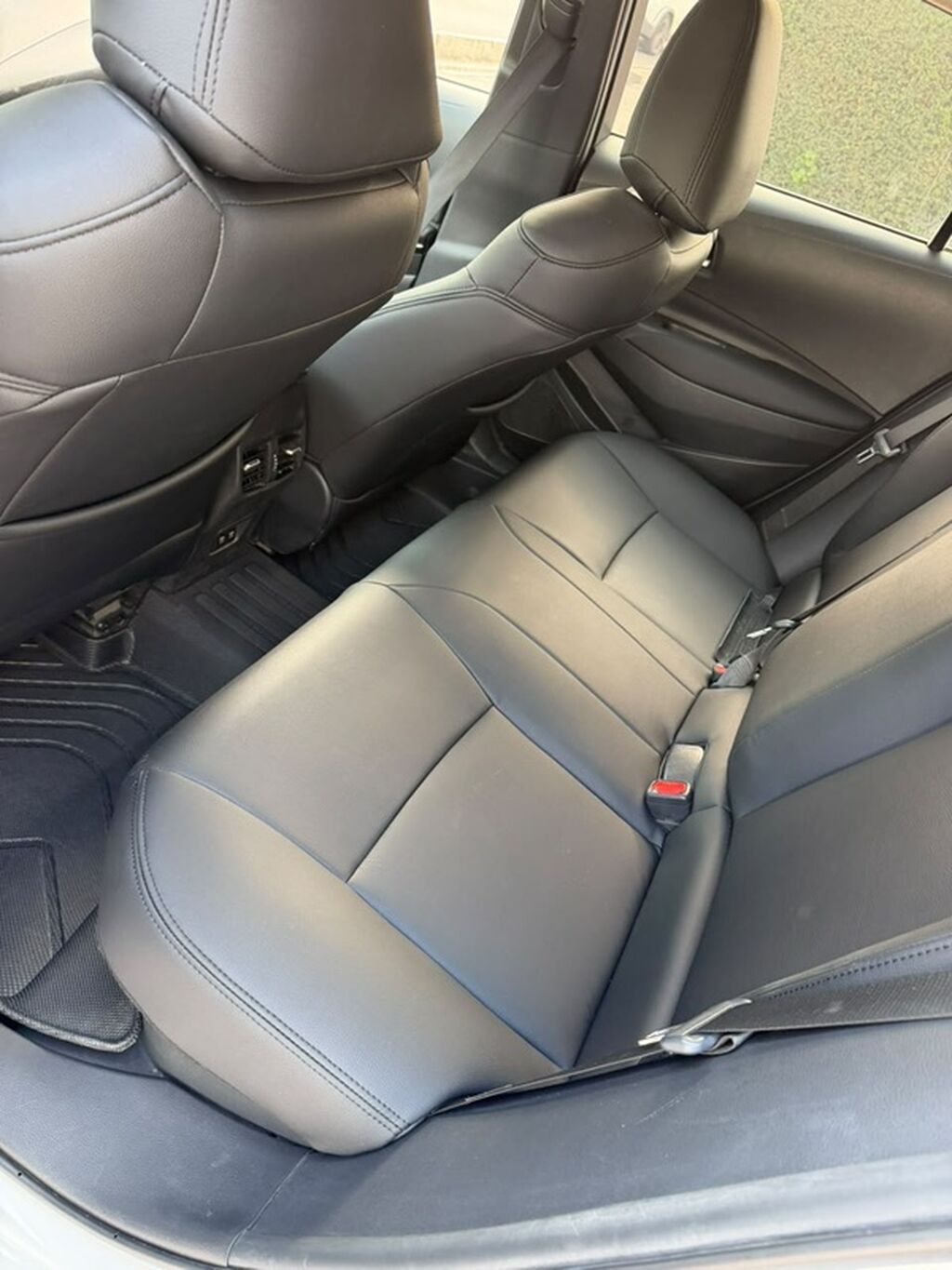 Toyota Corolla: 2021 г., 1.8 л, Вариатор, Гибрид, Седан: фото 6