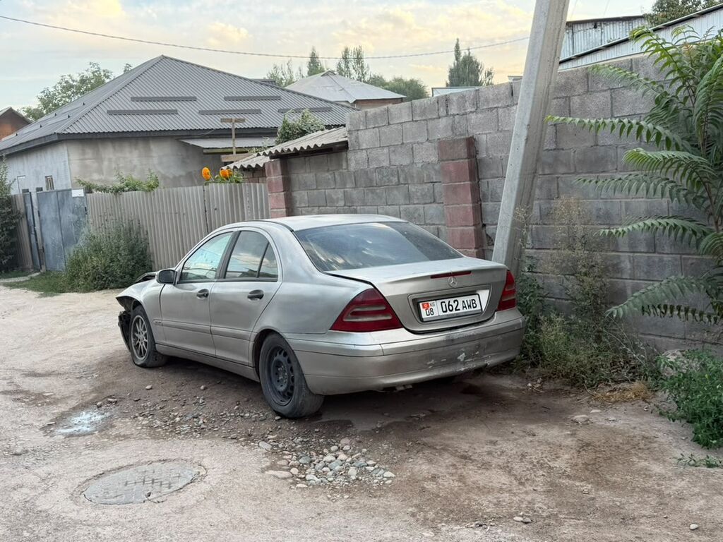Mercedes-Benz C-Class: 2003 г., 1.8 л, Механика, Бензин, Седан: фото 4