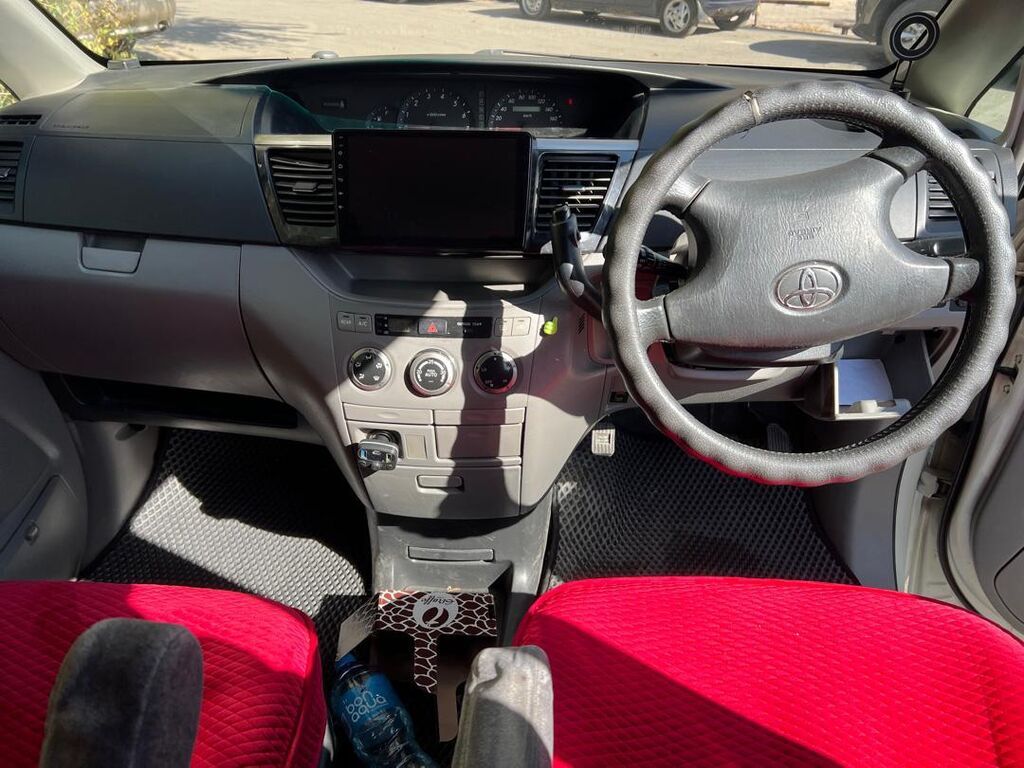 Toyota Voxy: 2003 г., 2 л, Автомат, Бензин, Минивэн: фото 7