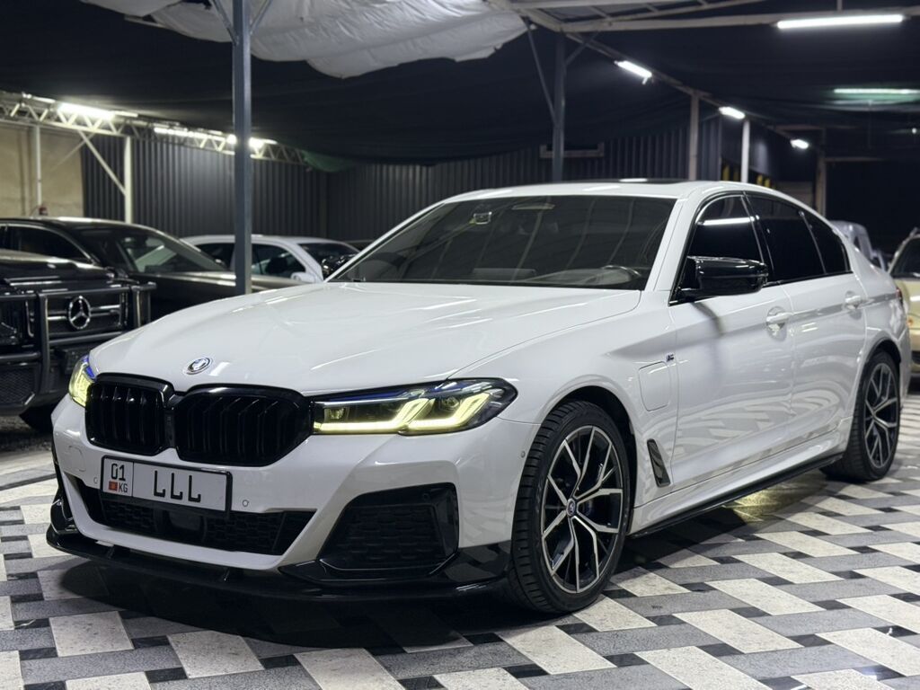 BMW 5 series: 2021 г., 2 л, Автомат, Гибрид, Седан: фото 2