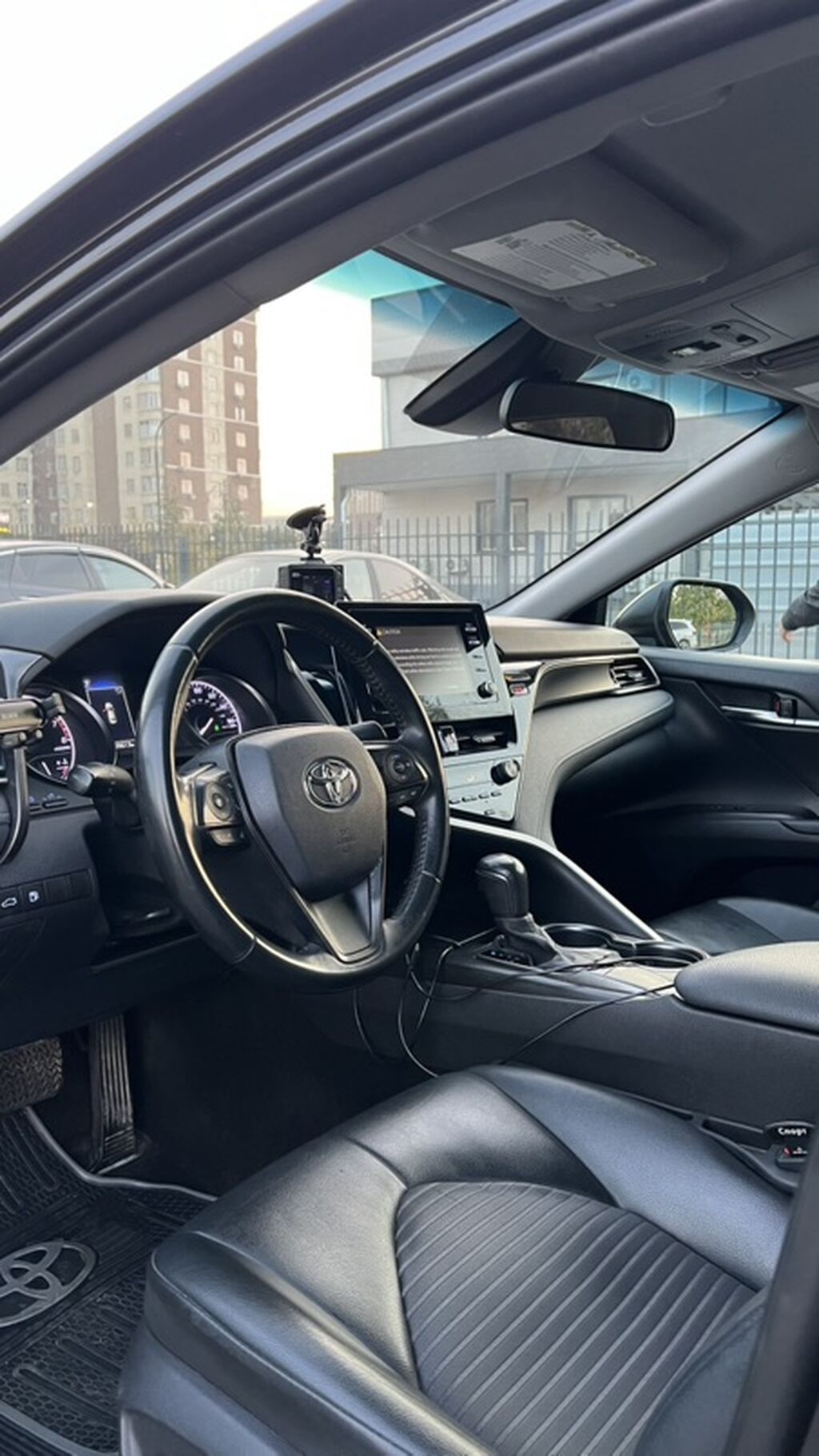 Toyota Camry: 2022 г., 2.5 л, Автомат, Седан: фото 3