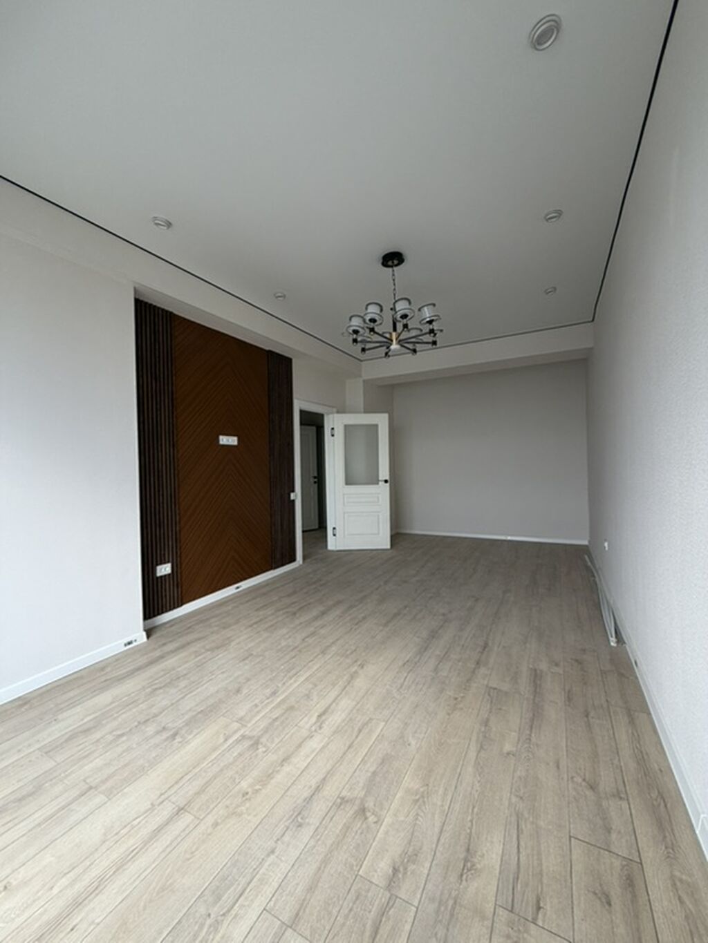 1 комната, 43 м², Пишпек Элитка, 13 этаж, Дизайнерский ремонт: фото 3
