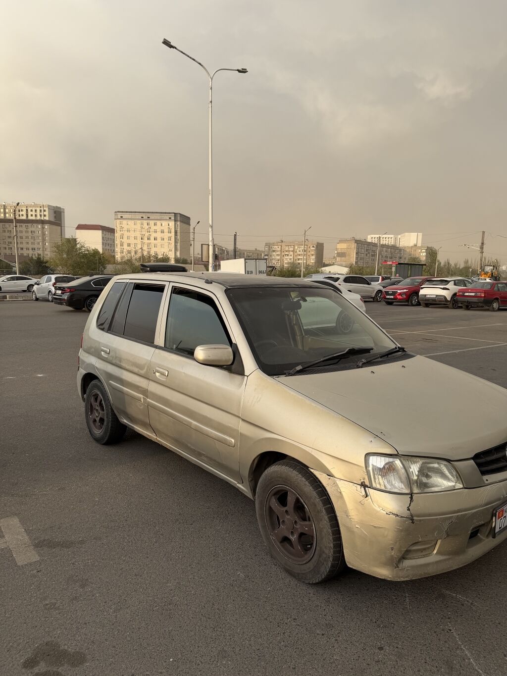 Mazda Demio: 2002 г., 1.3 л, Автомат, Бензин, Хэтчбэк: фото 8