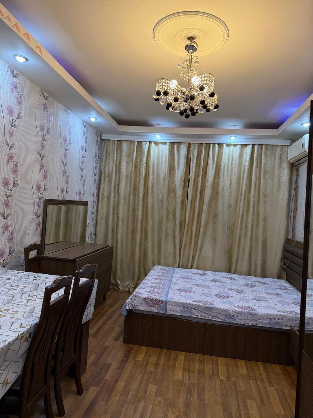 Bakı, 3-cü mikrorayon, 1 otaqlı, Köhnə tikili, m. Memar Əcəmi, 54 kv. m