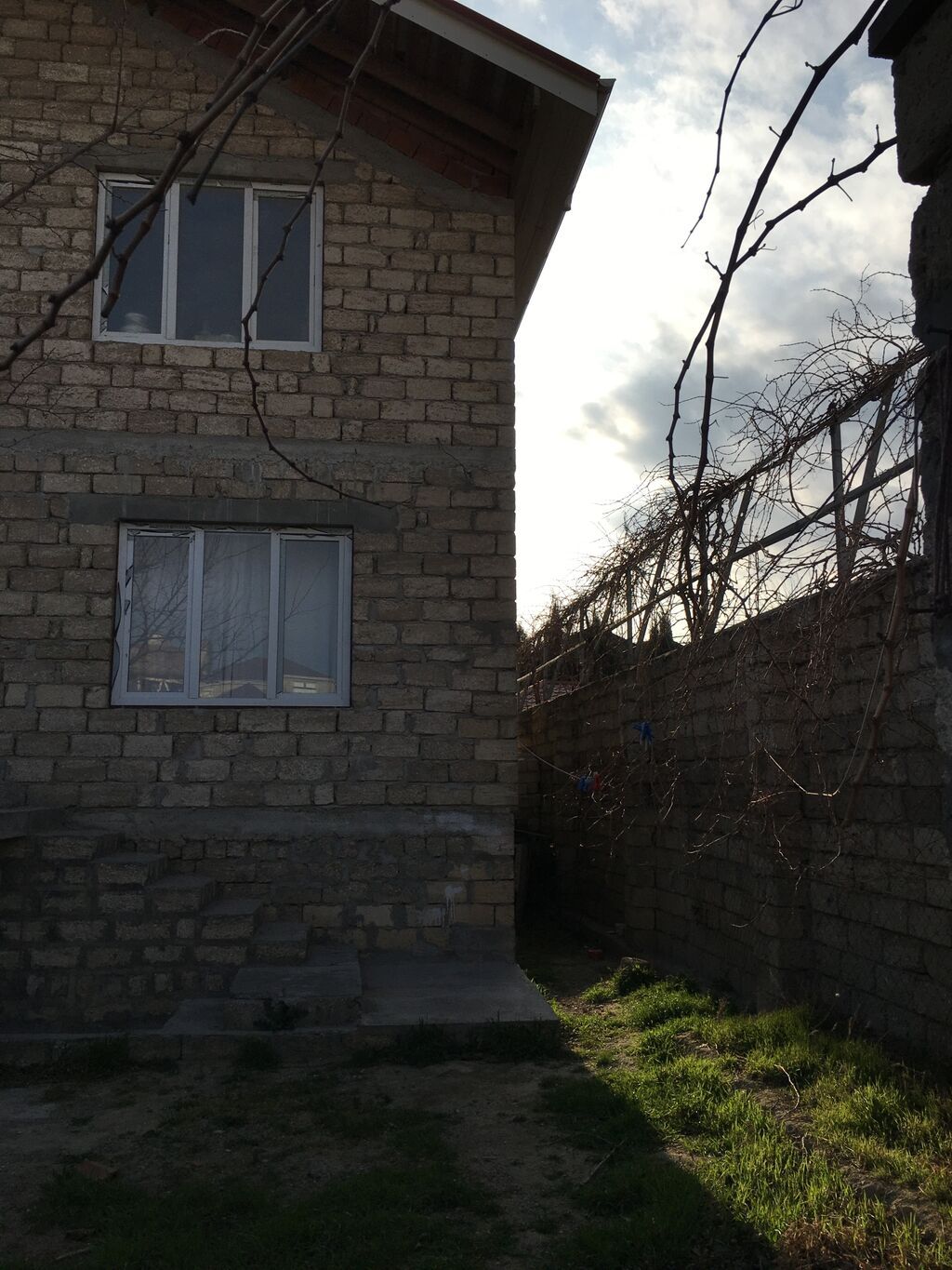 Binə 6 otaqlı, 370 kv. m, Təmirsiz